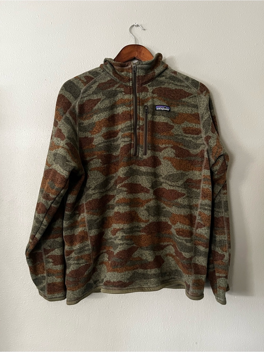 Men’s Patagonia Camo Print Half Zip Better Sweater Size Large